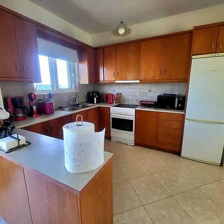 Aegean Helios فيلة